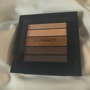 MAC Makeup Copperluxe eyeshadow  4g